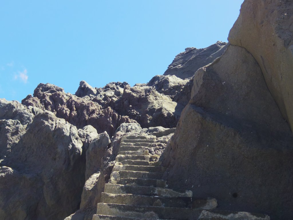岩場の階段