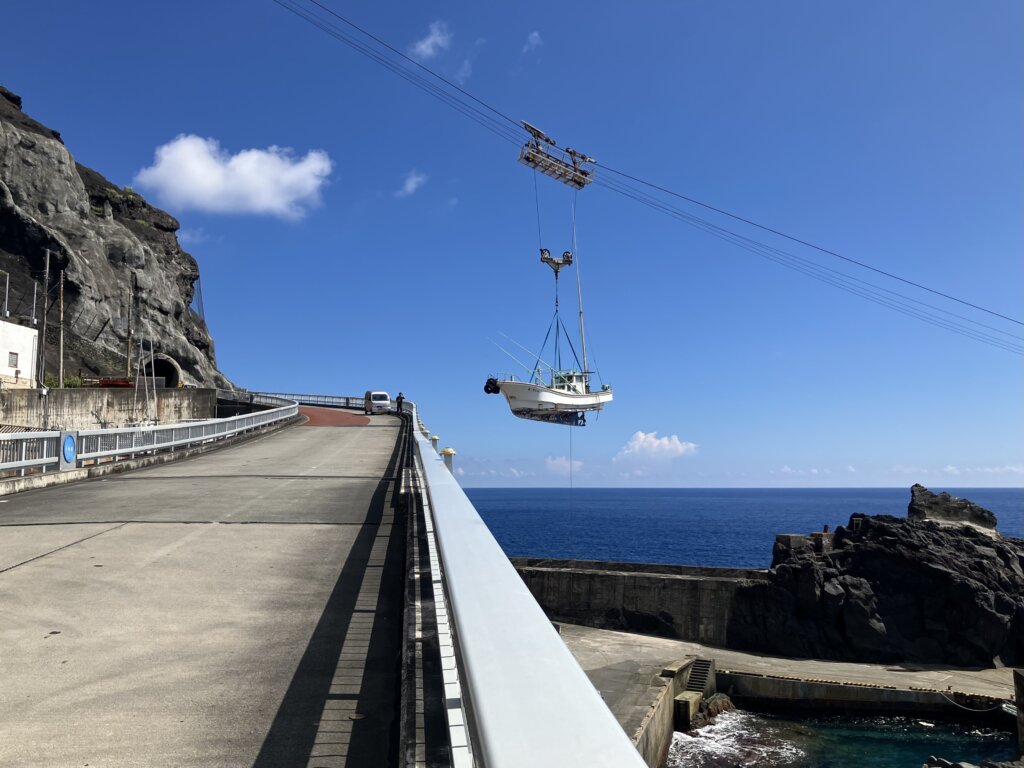 空飛ぶ船